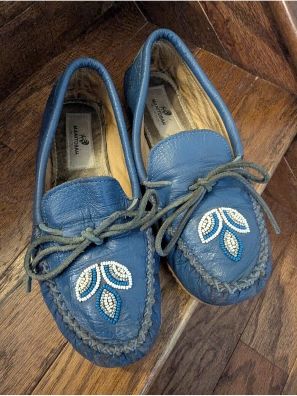 Manitoba Moccasins, Coronet Blue  Unlined Turtle Sole Size 7 Geometric Beading